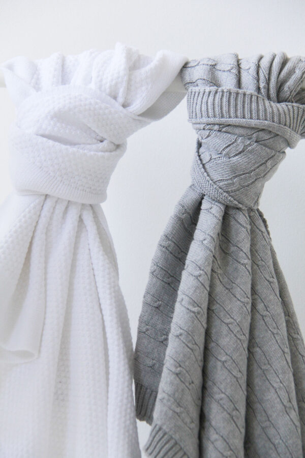 Styling white blankets_close up2