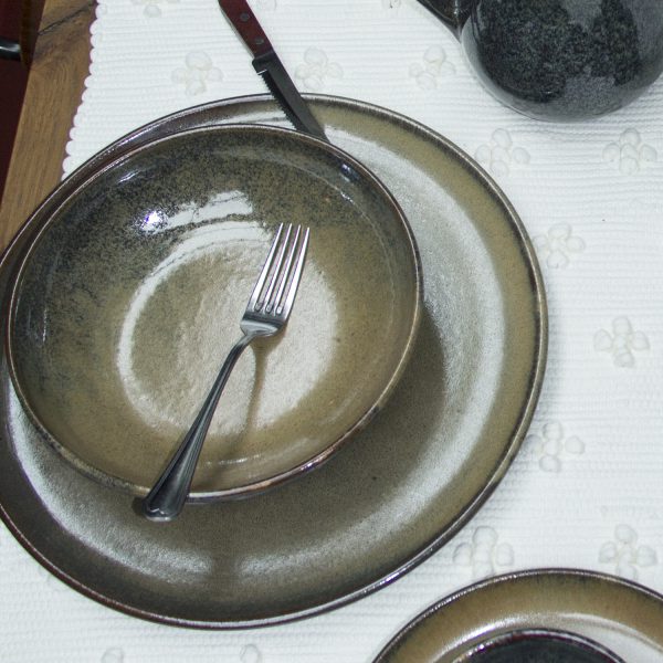 styling foto glaze ceramic aardewerk bord oker xlarge