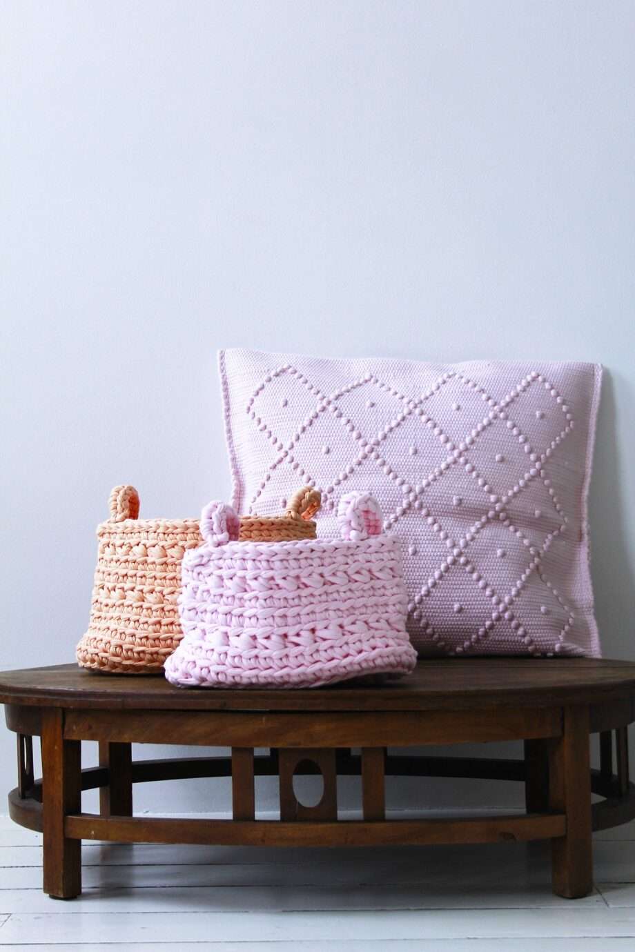 Styling candy crush cushion baby pink& baskets