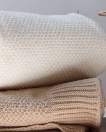 Styling rice wool baby blanket ecru