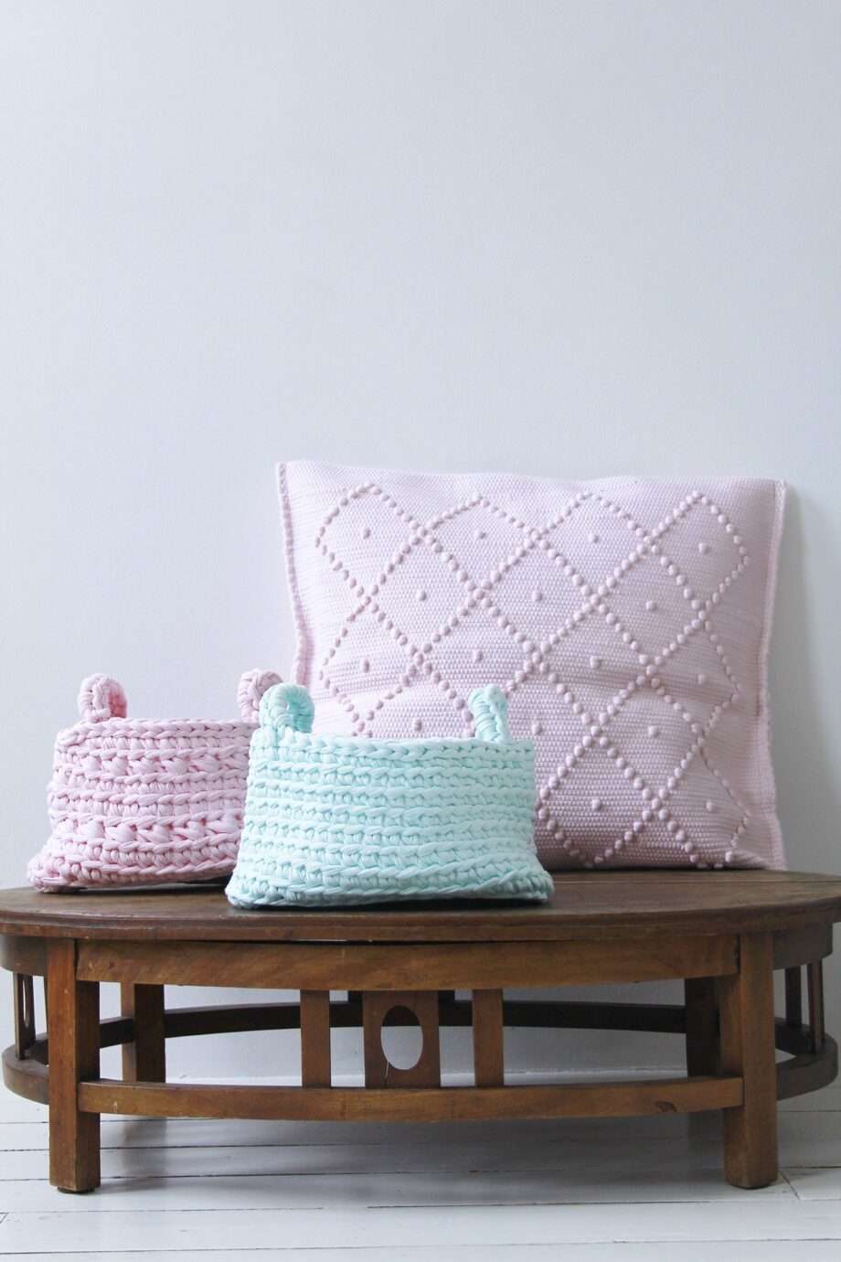Styling candy crush cushion baby pink