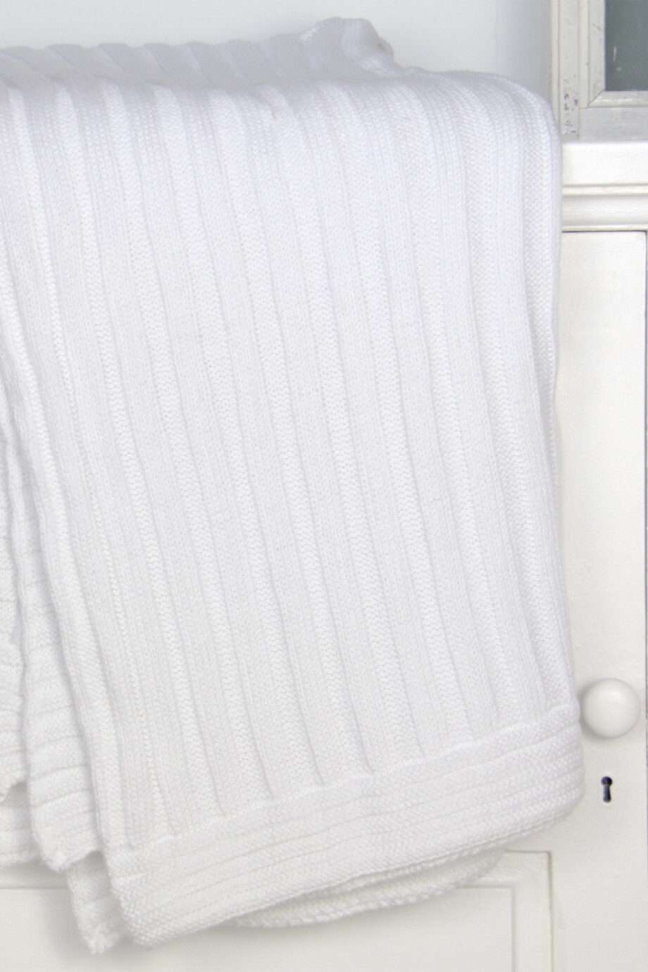ribs white knitted cotton plaid medium