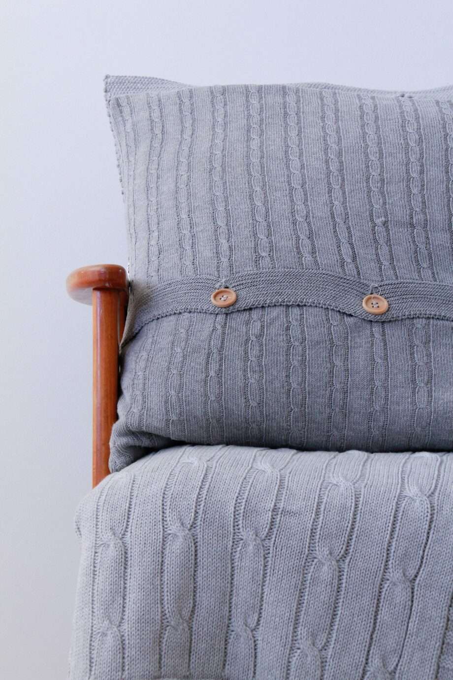styling cushion twist small light grey medium