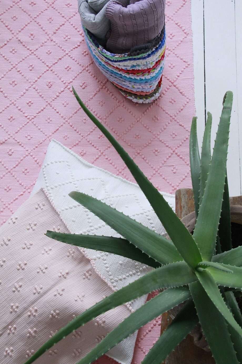 diamond rug bubblegum pink large