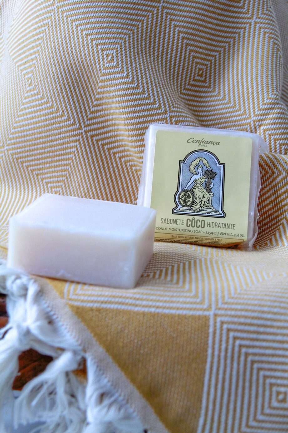 Styling spa soap Coco moisturizing